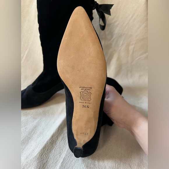 ❌SOLD❌Manolo Blahnik 1990s Velvet with Silk Ribbon Pointed Toe Boots - Picture 4 of 10